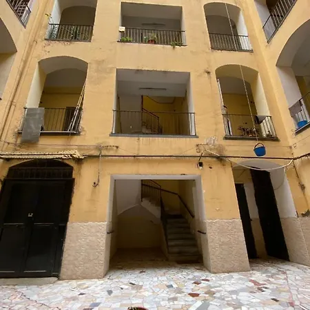 Clale Νάπολη